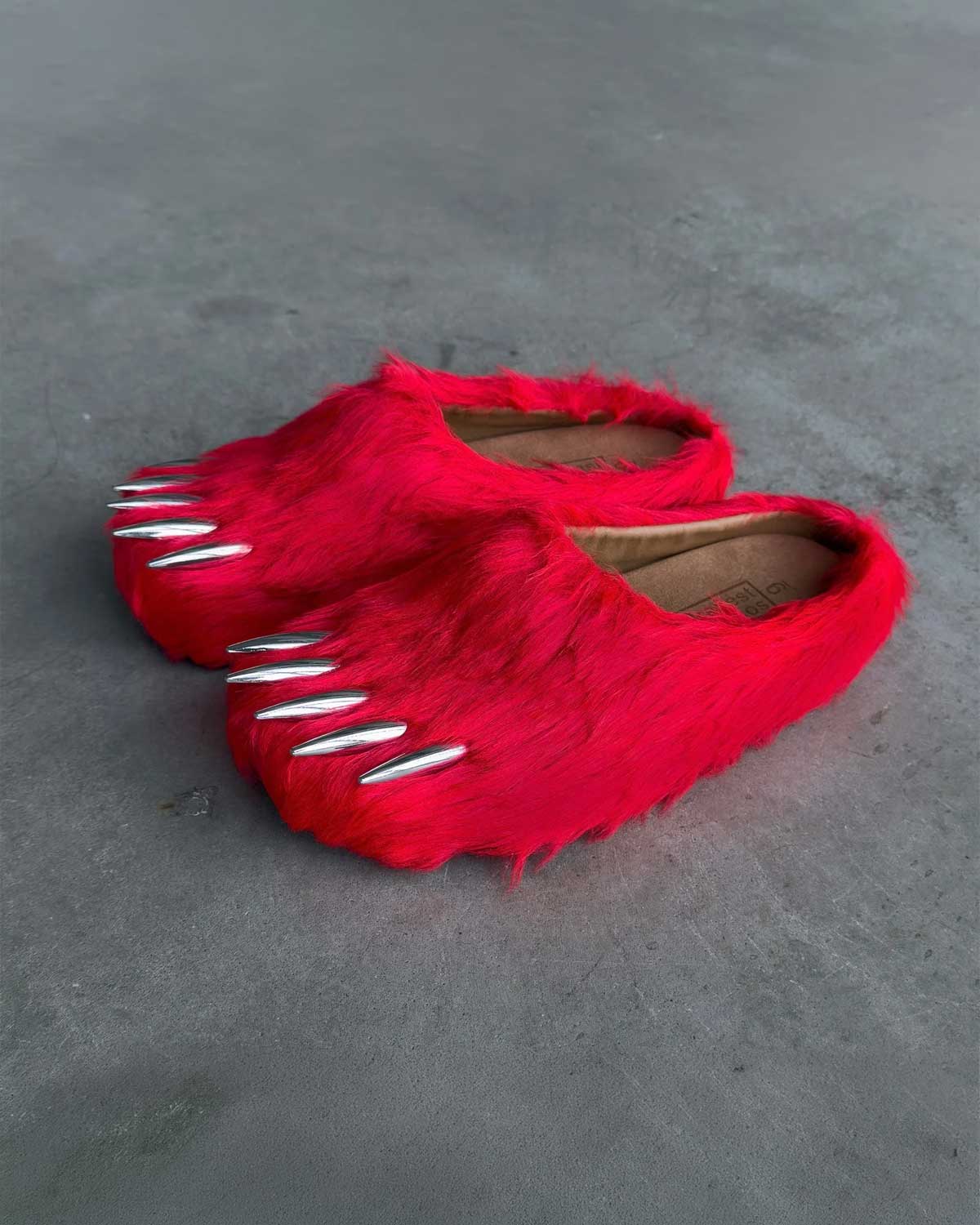 Bravest Studios Bear Claw Mule Red
