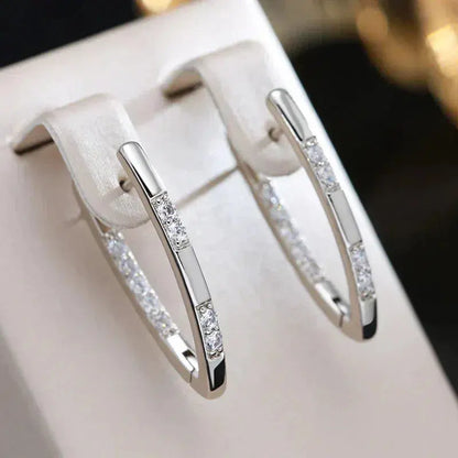 Pendientes refinados con piedras de zirconia