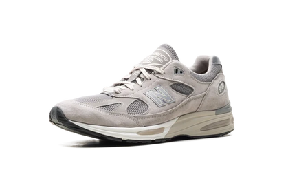 U991TK2 New Balance 991v2 MiUK Kith Moonrock